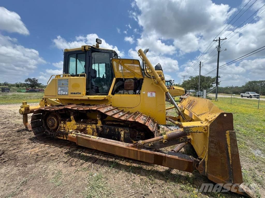 Komatsu D65WX-17 Μπουλντόζες με ερπύστριες