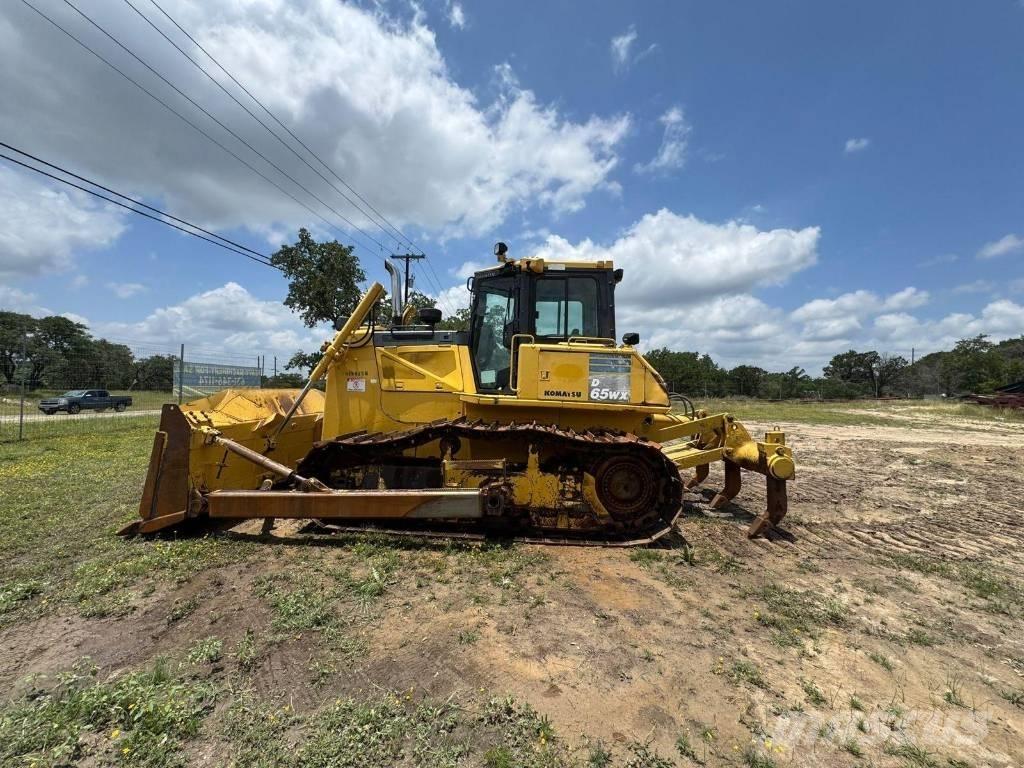 Komatsu D65WX-17 Μπουλντόζες με ερπύστριες