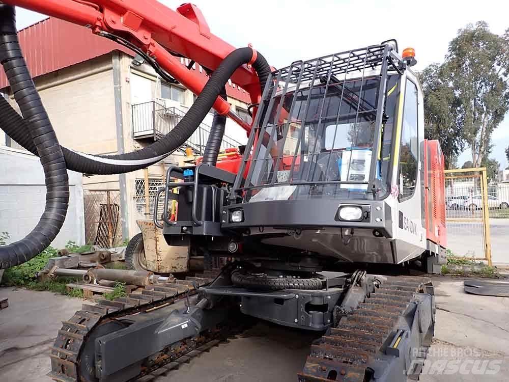 Sandvik DX800 Εξοπλισμός επιφανειακών γεωτρήσεων