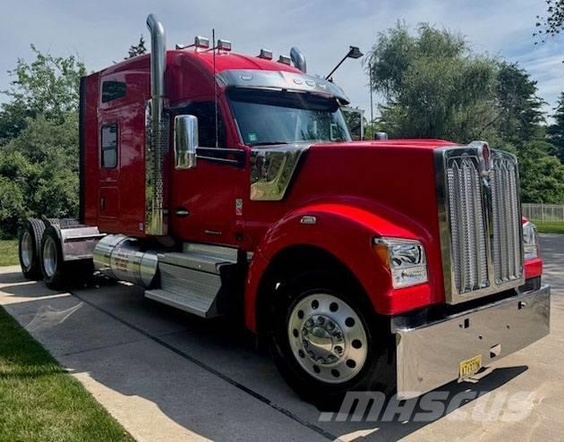 Kenworth W 990 Τράκτορες