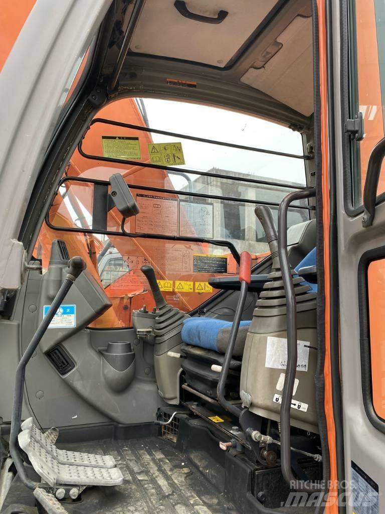 Hitachi 135 Εκσκαφείς με ερπύστριες