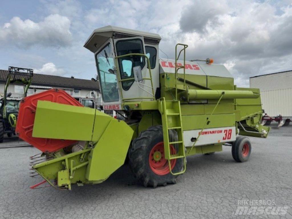 CLAAS Dominator 38 Θεριζοαλωνιστικές μηχανές