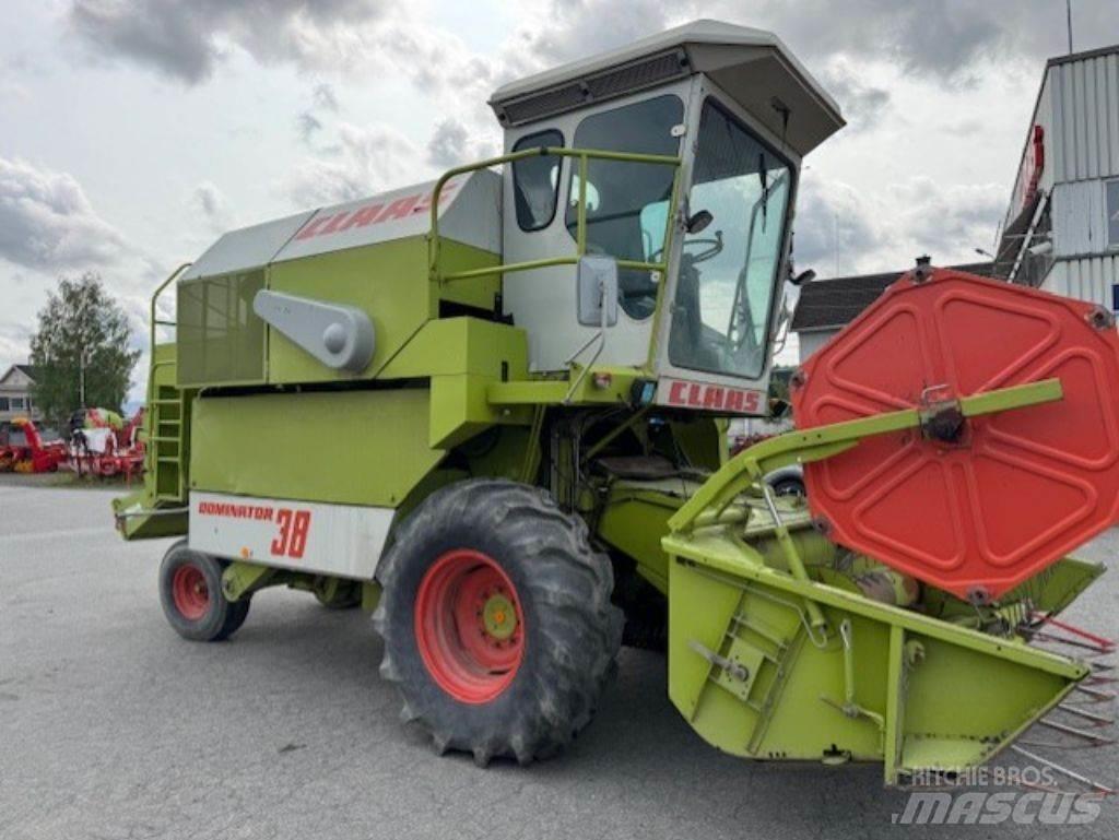 CLAAS Dominator 38 Θεριζοαλωνιστικές μηχανές