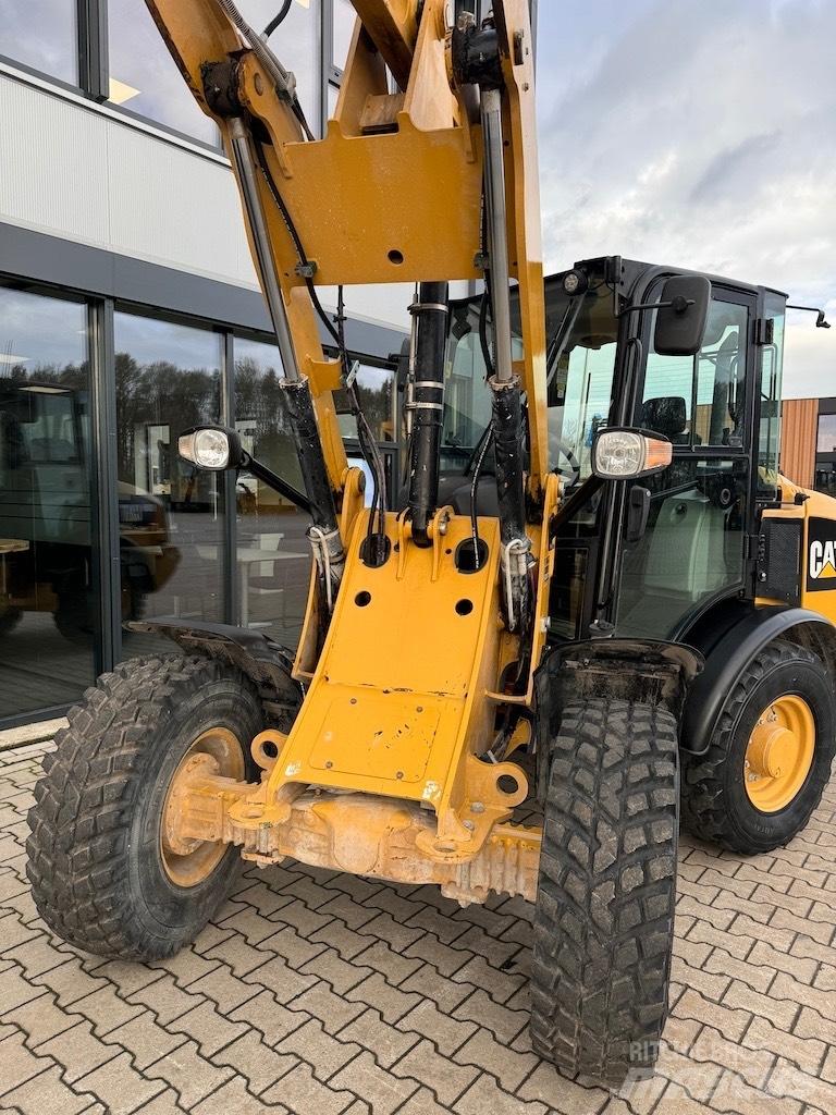 CAT 906M Φορτωτές με λάστιχα (Τροχοφόροι)