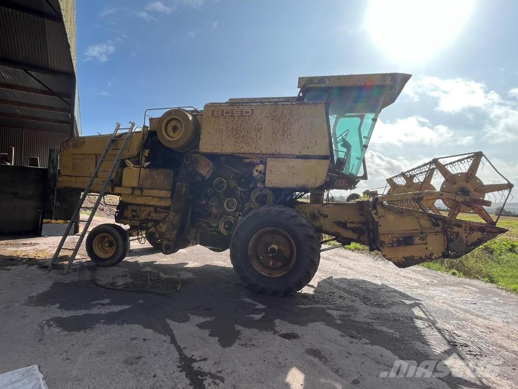 New Holland 8050 Θεριζοαλωνιστικές μηχανές