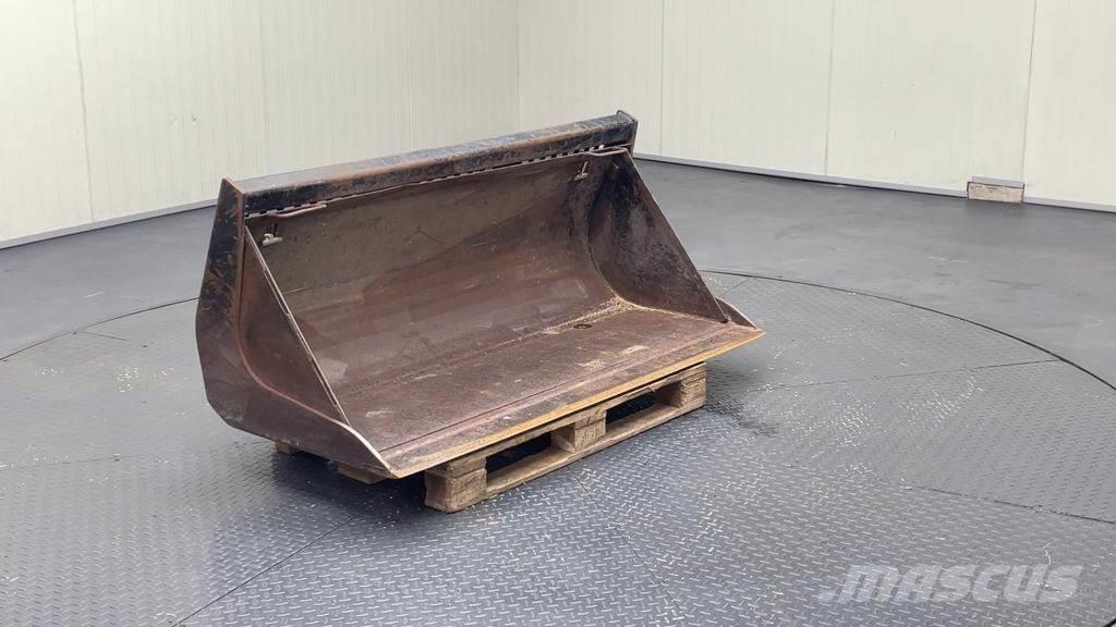 GiANT - Τράκτορες