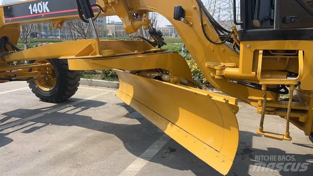 CAT 140 K Γκρέιντερς