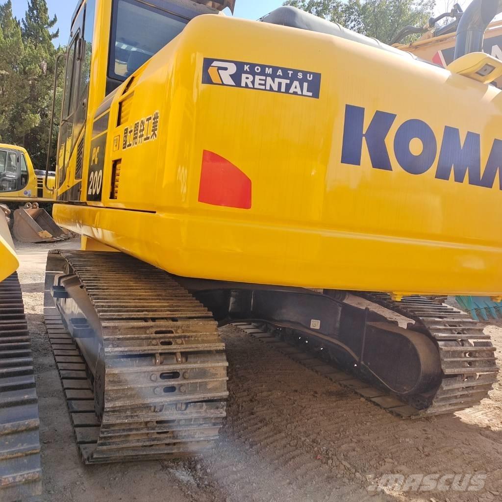 Komatsu PC 200 Εκσκαφείς με ερπύστριες