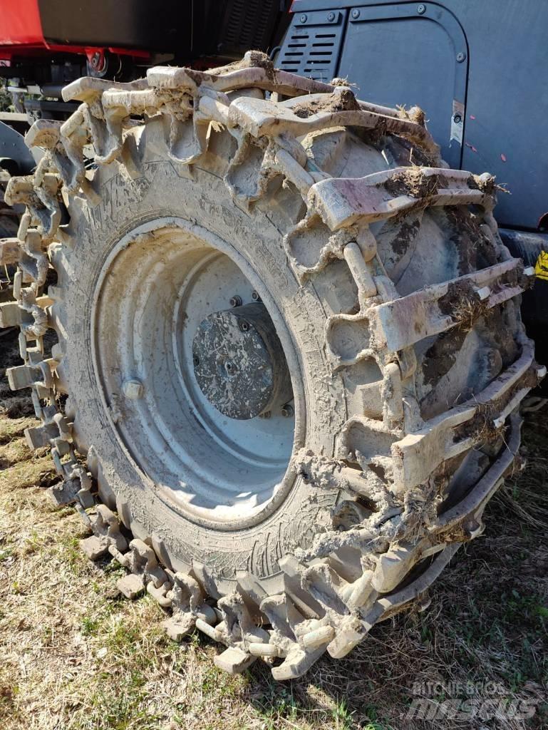 Komatsu 901 Θεριζοαλωνιστικές μηχανές