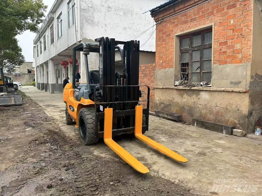 Toyota 5 ton Πετρελαιοκίνητα Κλαρκ