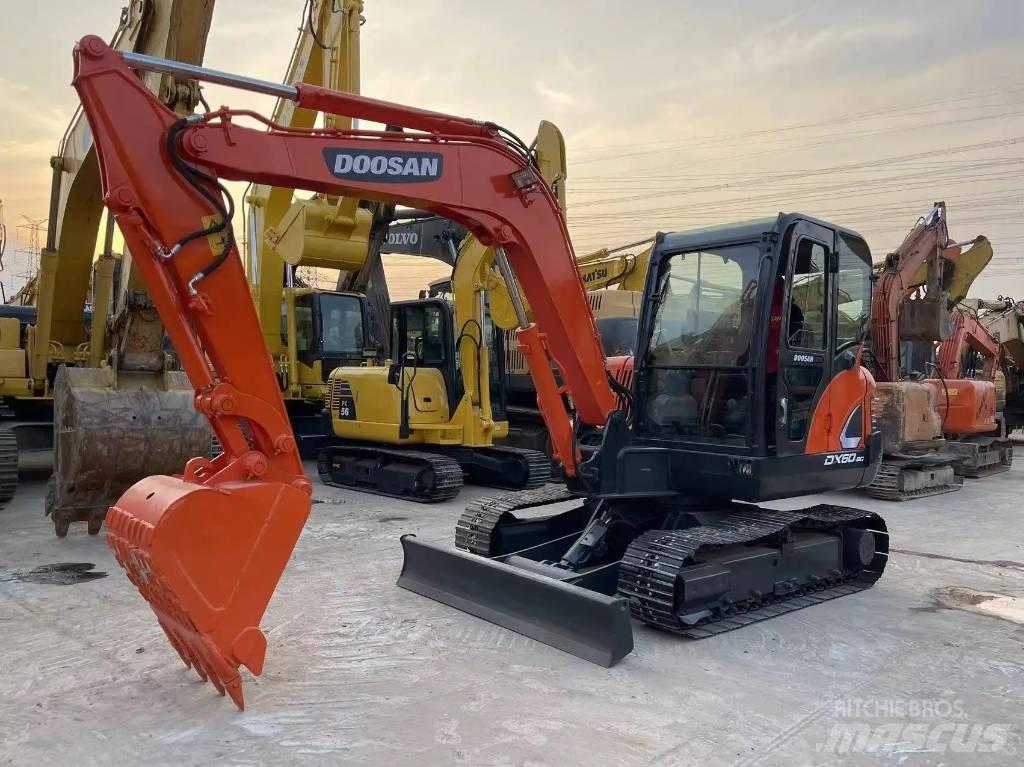 Doosan DX60 Εκσκαφείς με ερπύστριες