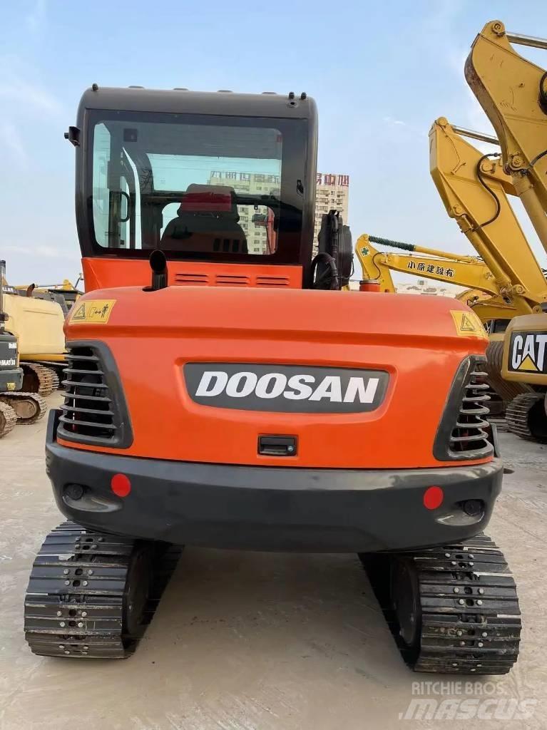 Doosan DX60 Εκσκαφείς με ερπύστριες