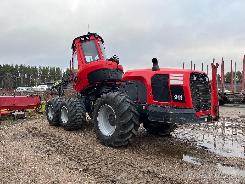 Komatsu 931 Θεριζοαλωνιστικές μηχανές