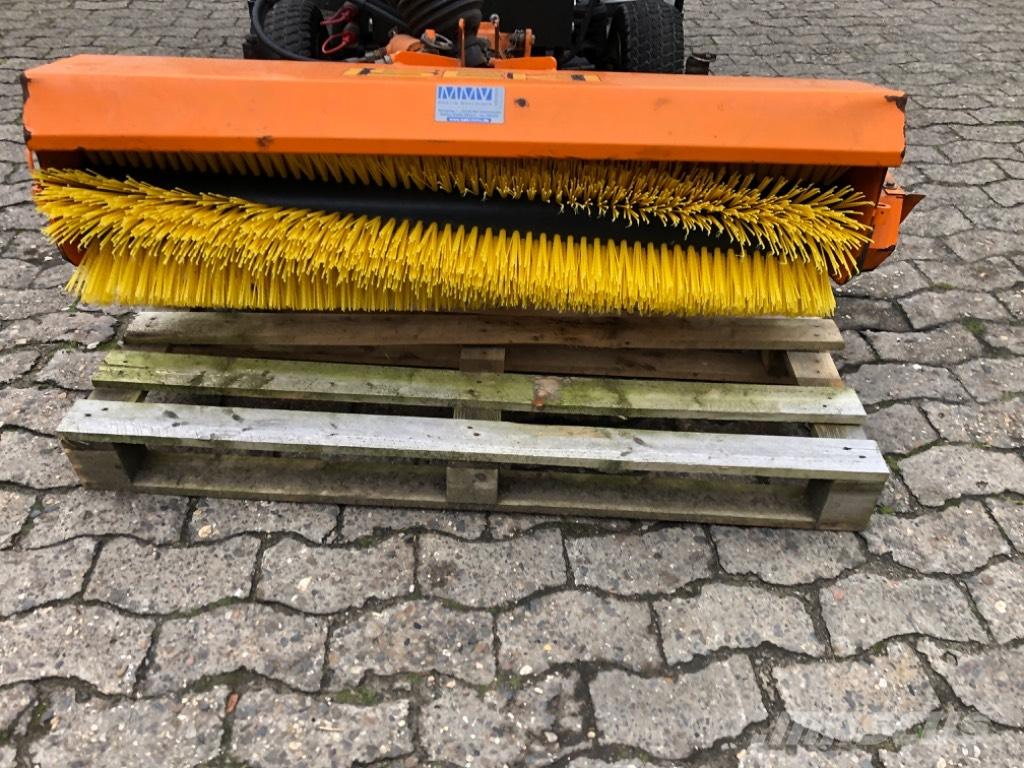 Iseki KL 110 Σκούπες