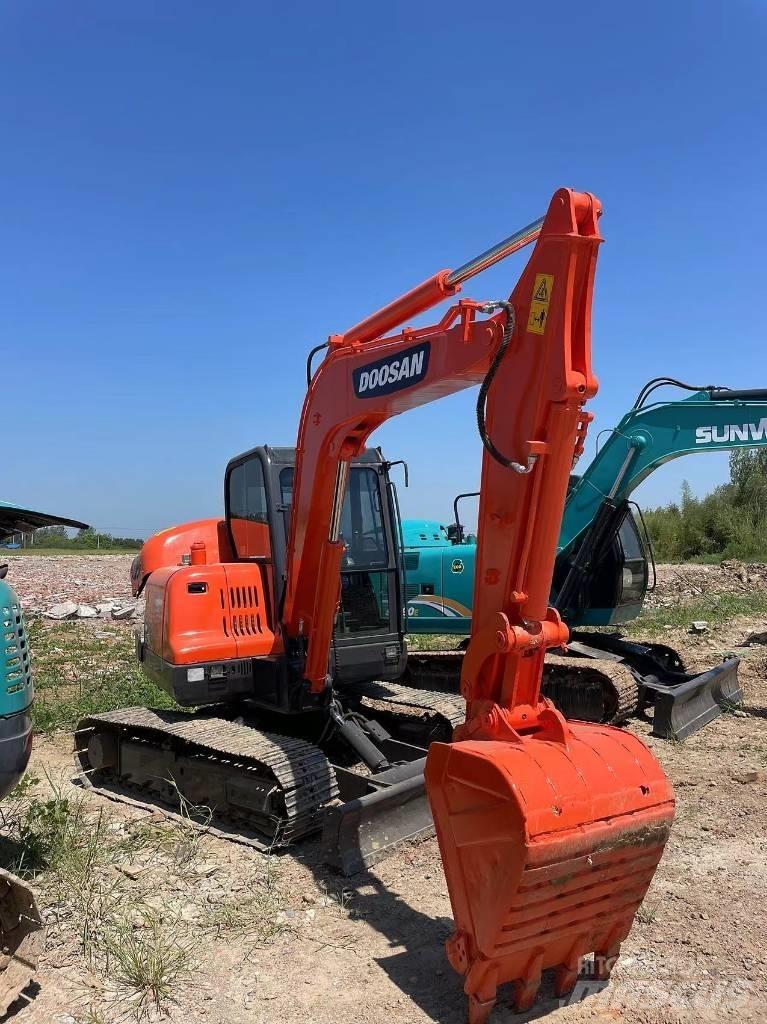 Doosan DX60 Εκσκαφείς με ερπύστριες