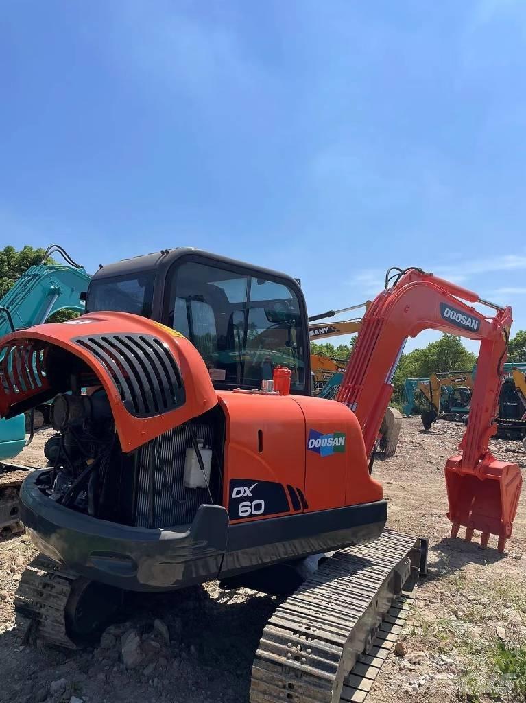 Doosan DX60 Εκσκαφείς με ερπύστριες