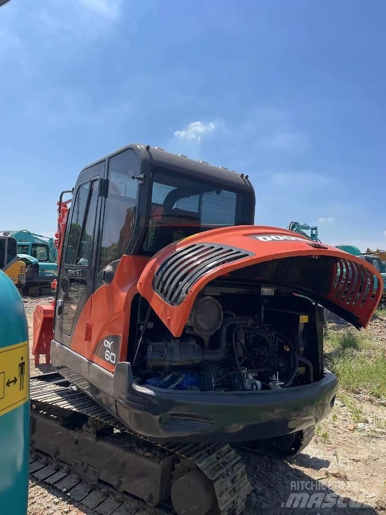 Doosan DX60 Εκσκαφείς με ερπύστριες
