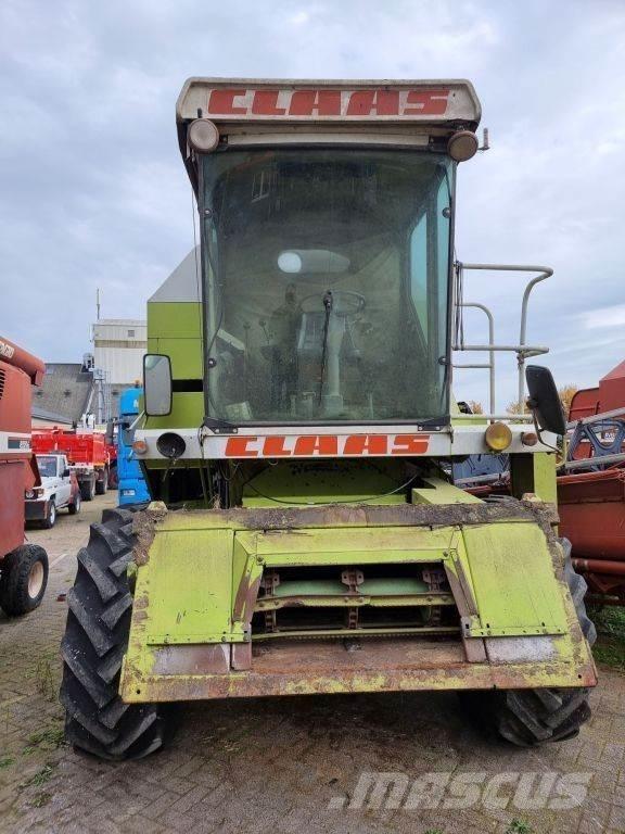 CLAAS 68s Θεριζοαλωνιστικές μηχανές
