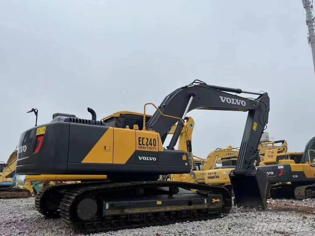 Volvo EC 240 Εκσκαφείς με ερπύστριες