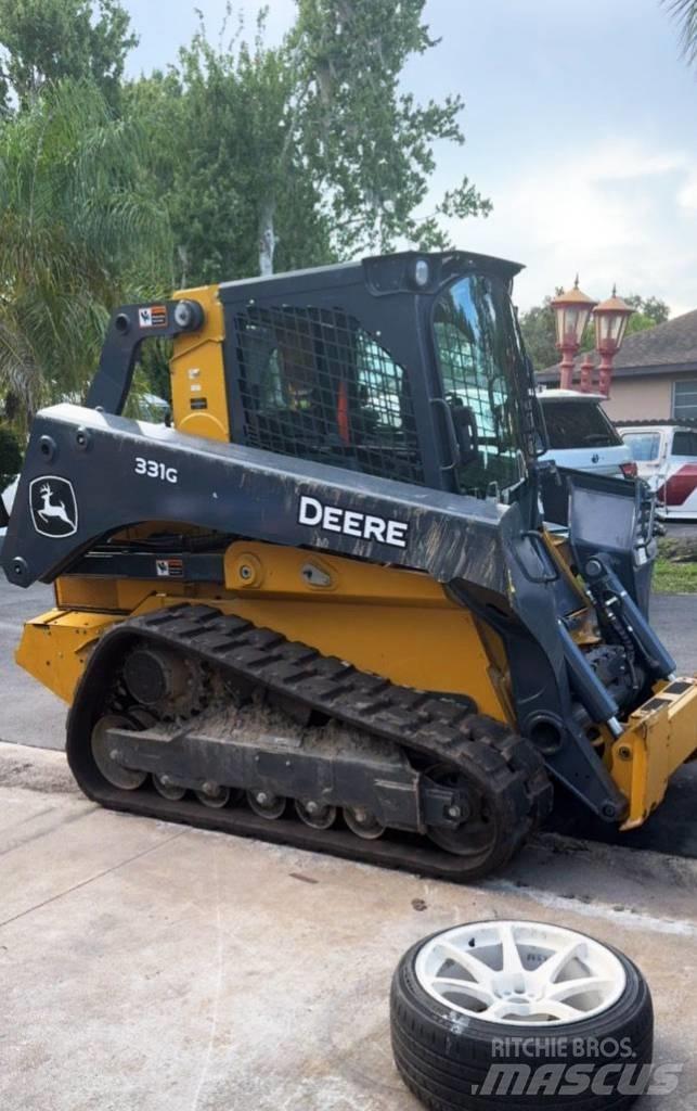 John Deere 331G Φορτωτάκια