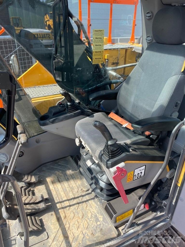 Volvo EC220E Εκσκαφείς με ερπύστριες