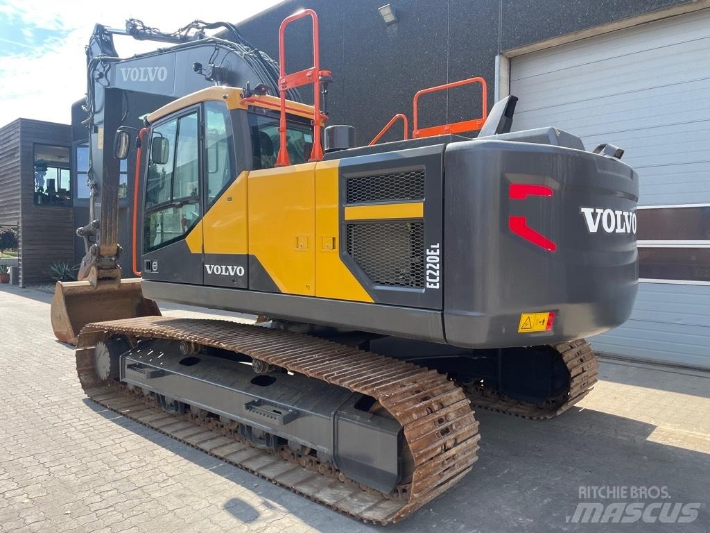 Volvo EC220E Εκσκαφείς με ερπύστριες