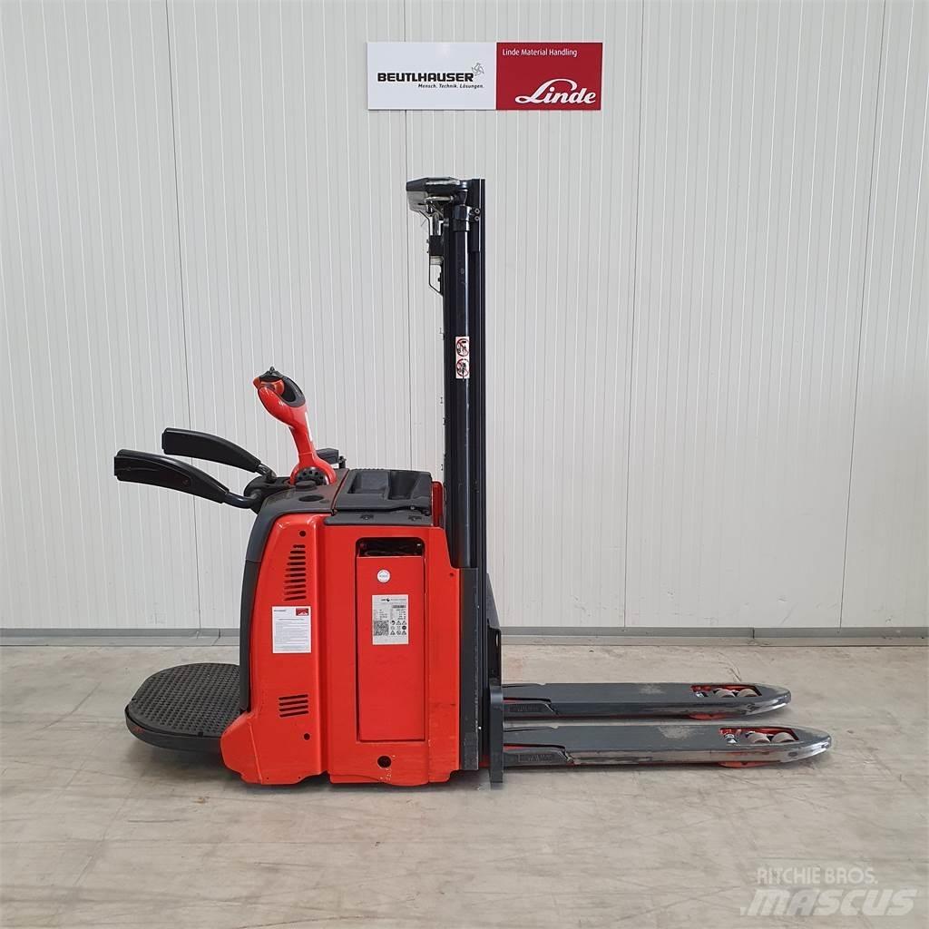 Linde D12AP Παλετοφόρα πεζού χειριστή με ιστό