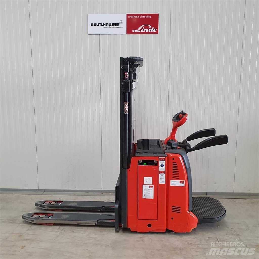 Linde D12AP Παλετοφόρα πεζού χειριστή με ιστό