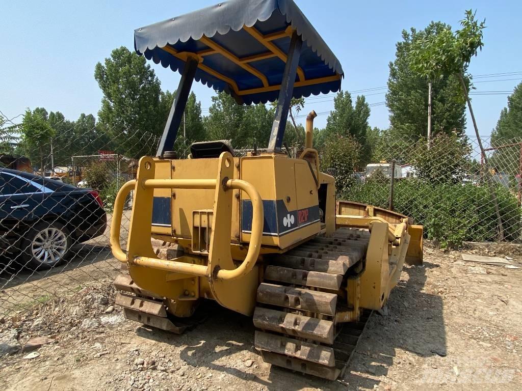 Komatsu D21P-6 Μπουλντόζες με ερπύστριες