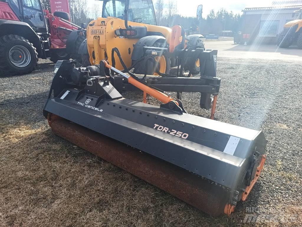 TMC TDR 250 Χορτοκοπτικά και κορυφολόγοι βοσκοτόπων