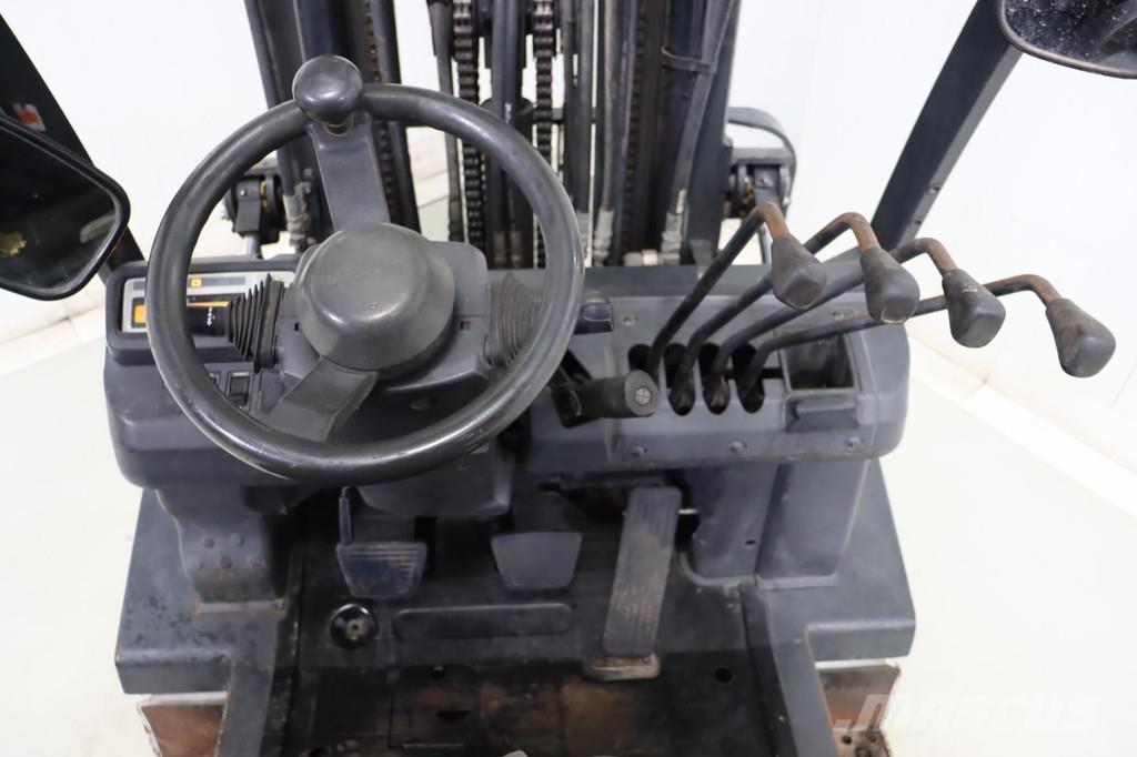 Nissan U1D2A20LQ Περονοφόρα ανυψωτικά κλαρκ με φυσικό αέριο LPG