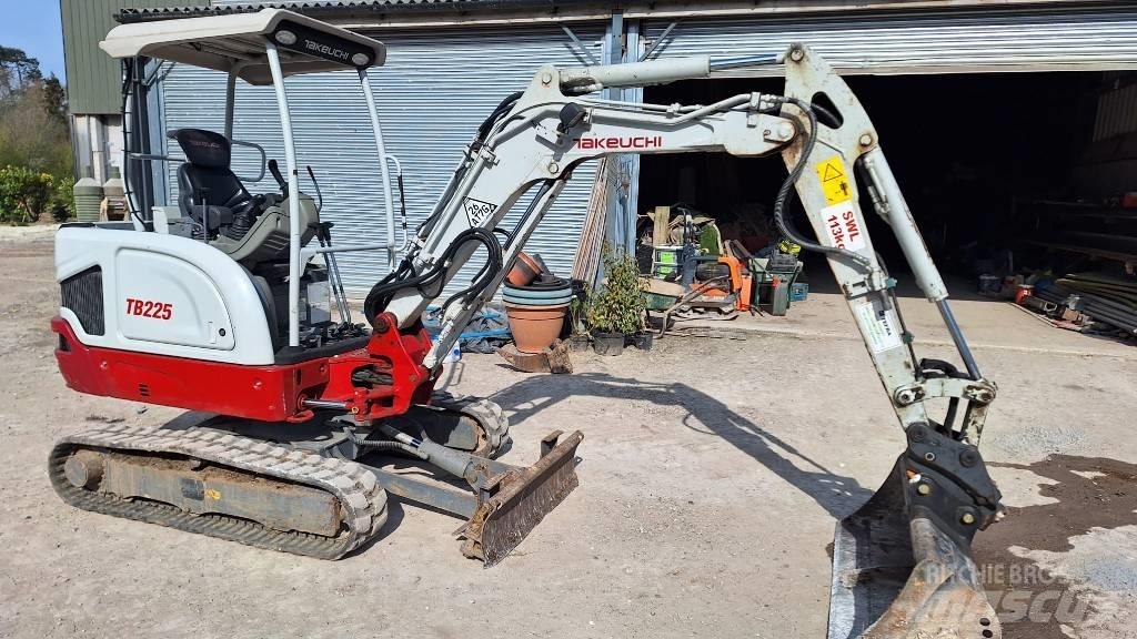 Takeuchi TB 225 Εκσκαφάκι (διαβολάκι) < 7t