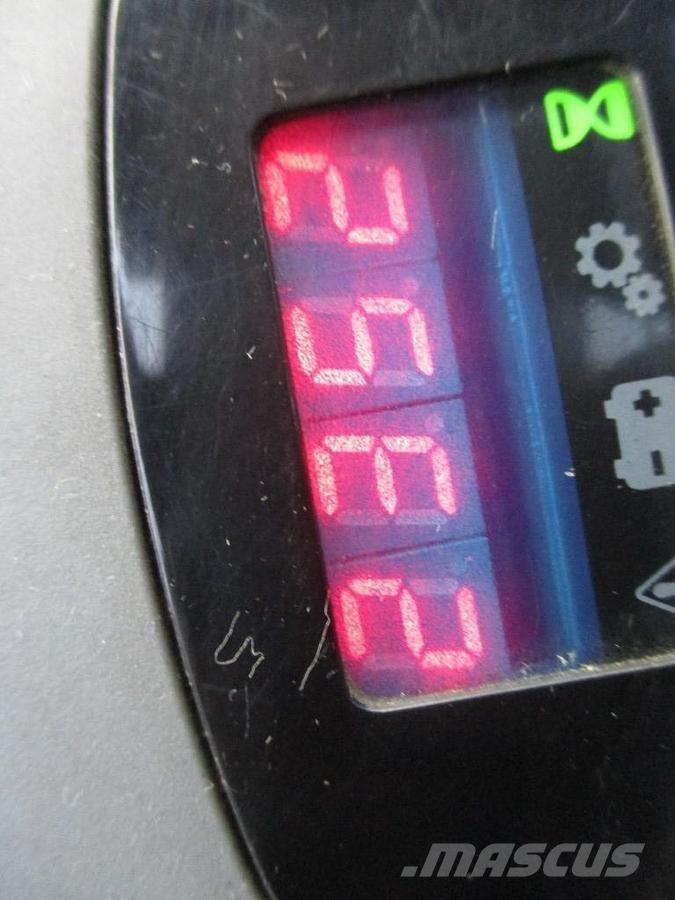 Toyota LPE250 Χειροκίνητο περονοφόρο ανυψωτικό με πλατφόρμα