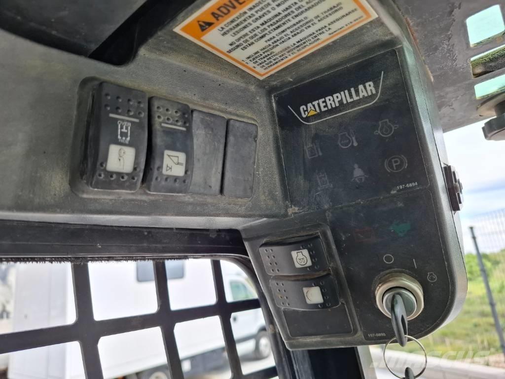 CAT 216 Φορτωτάκια