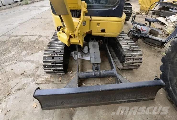 Komatsu PC35 Εκσκαφάκι (διαβολάκι) < 7t