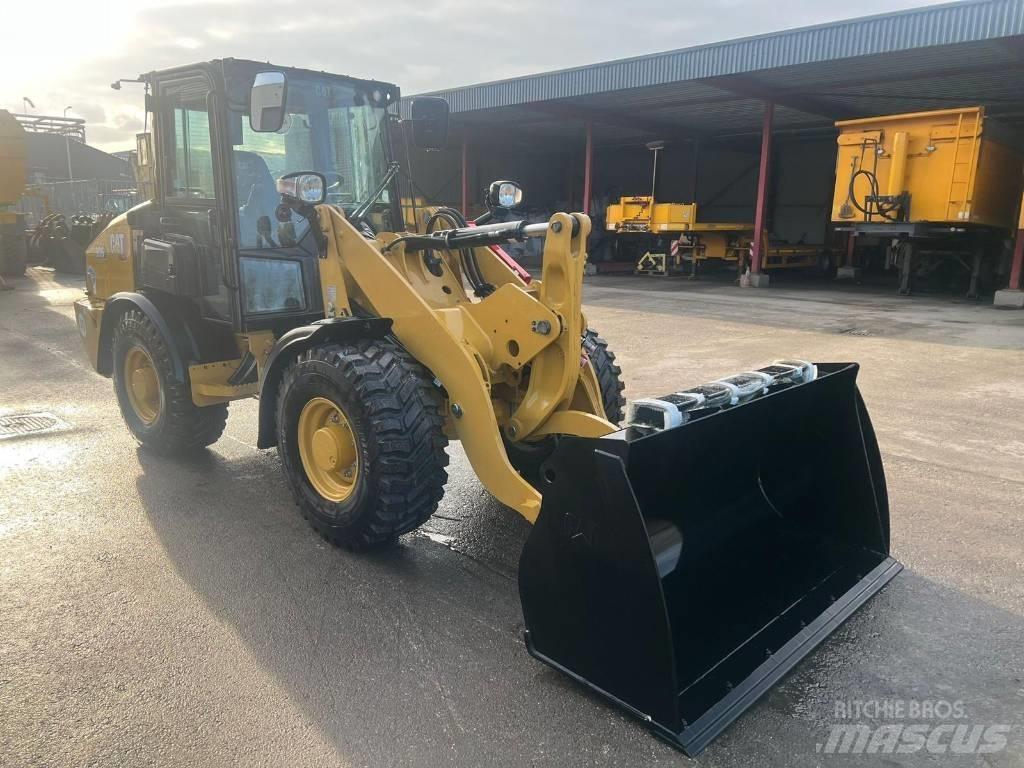 CAT 906 Φορτωτές με λάστιχα (Τροχοφόροι)