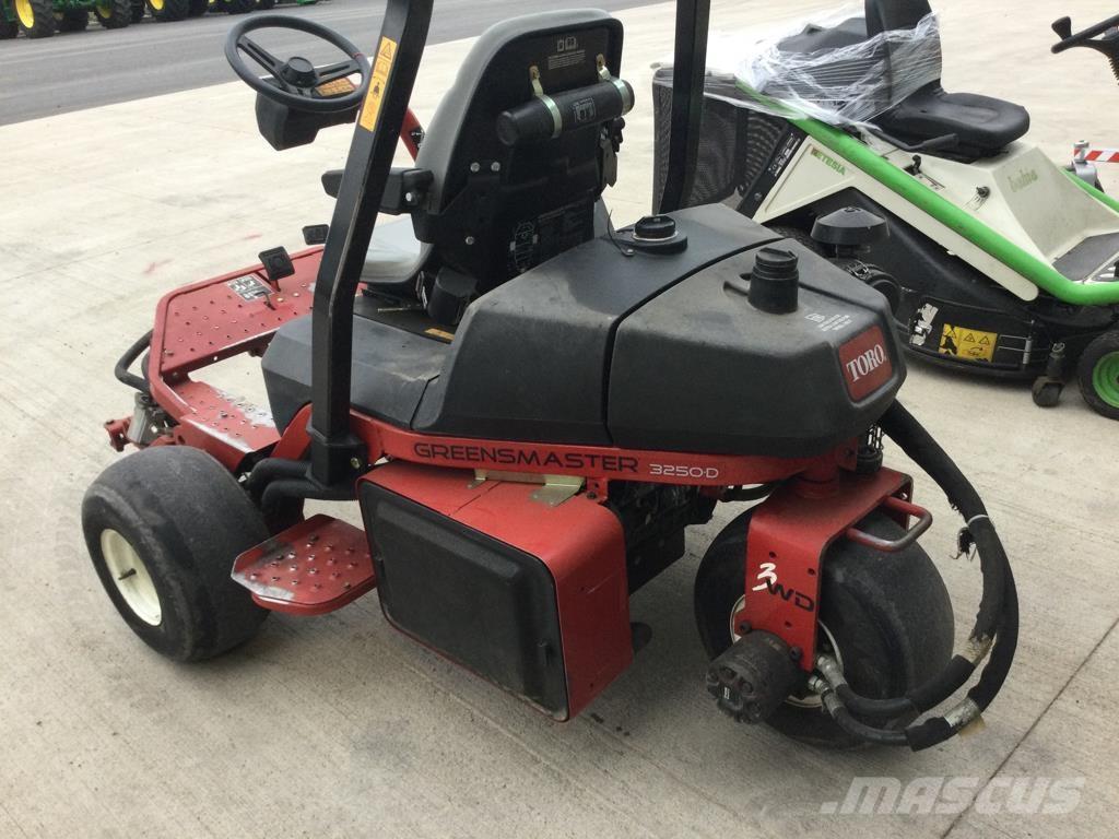 Toro 3250D Χορτοκοπτικά με καθιστό χειριστή