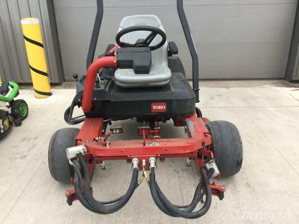Toro 3250D Χορτοκοπτικά με καθιστό χειριστή