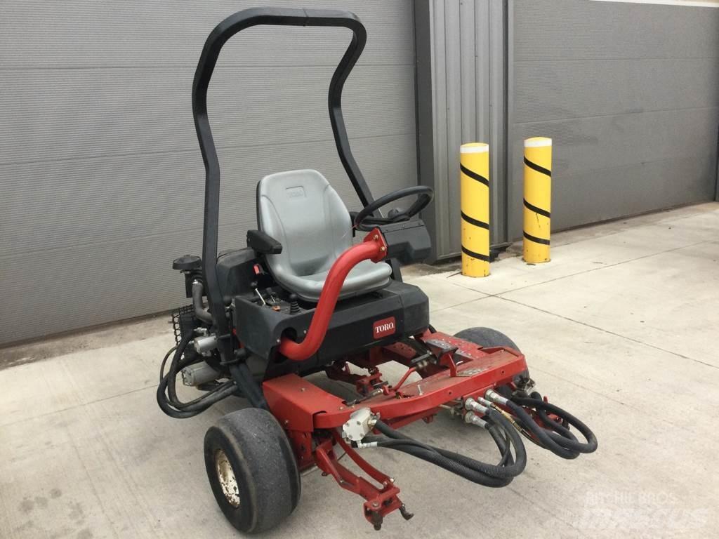Toro 3250D Χορτοκοπτικά με καθιστό χειριστή