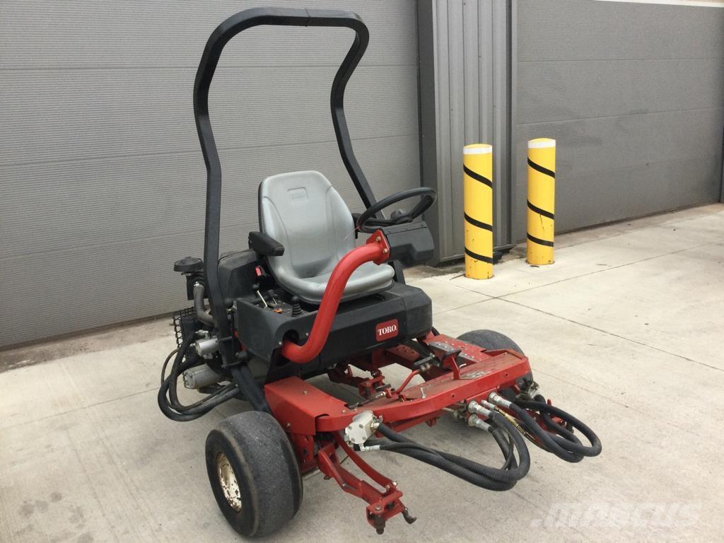 Toro 3250D Χορτοκοπτικά με καθιστό χειριστή
