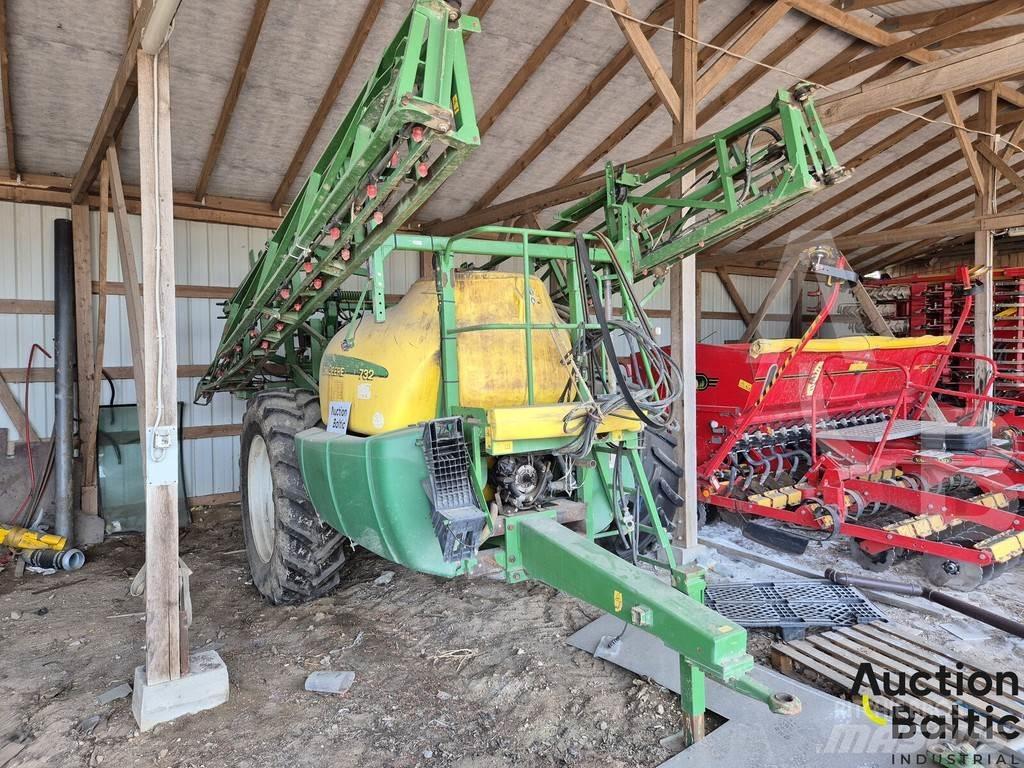 John Deere 732 Ρυμουλκούμενα ψεκαστικά