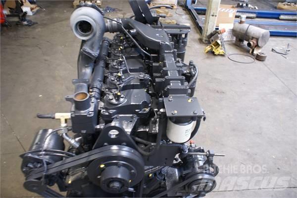 Komatsu SA6D125 E2 Κινητήρες