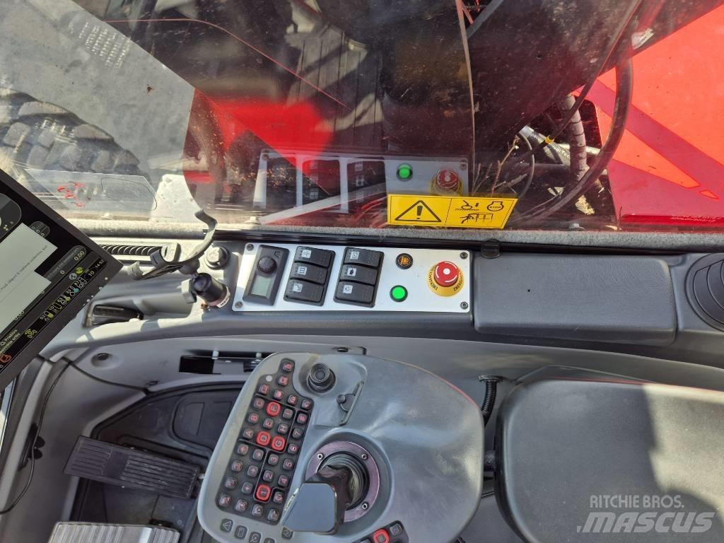 Komatsu 931 XC Θεριζοαλωνιστικές μηχανές