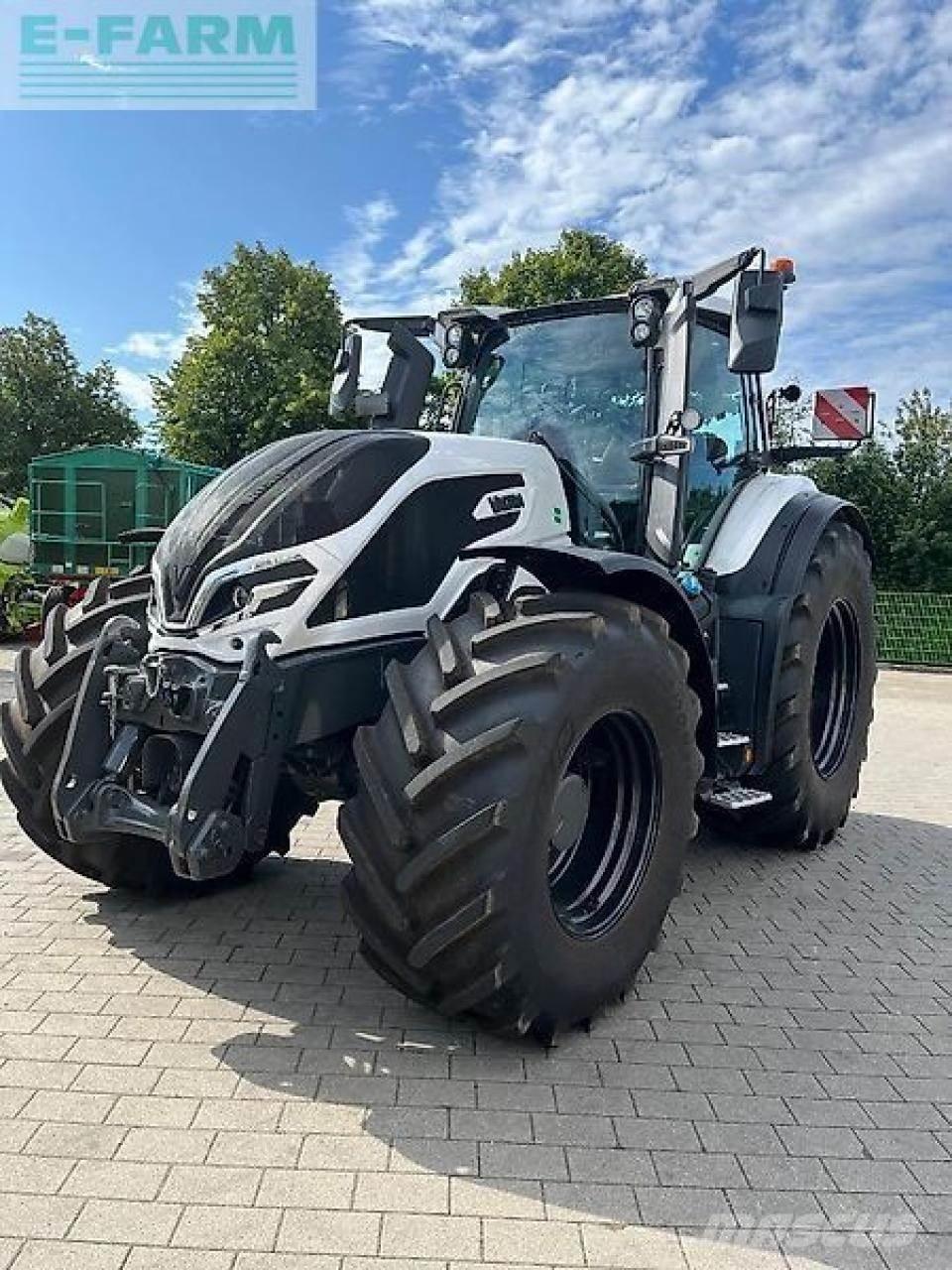Valtra q245 Τρακτέρ