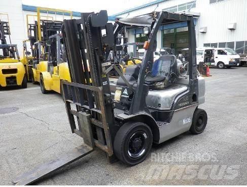 Nissan PL02A20D Περονοφόρα ανυψωτικά κλαρκ με φυσικό αέριο LPG
