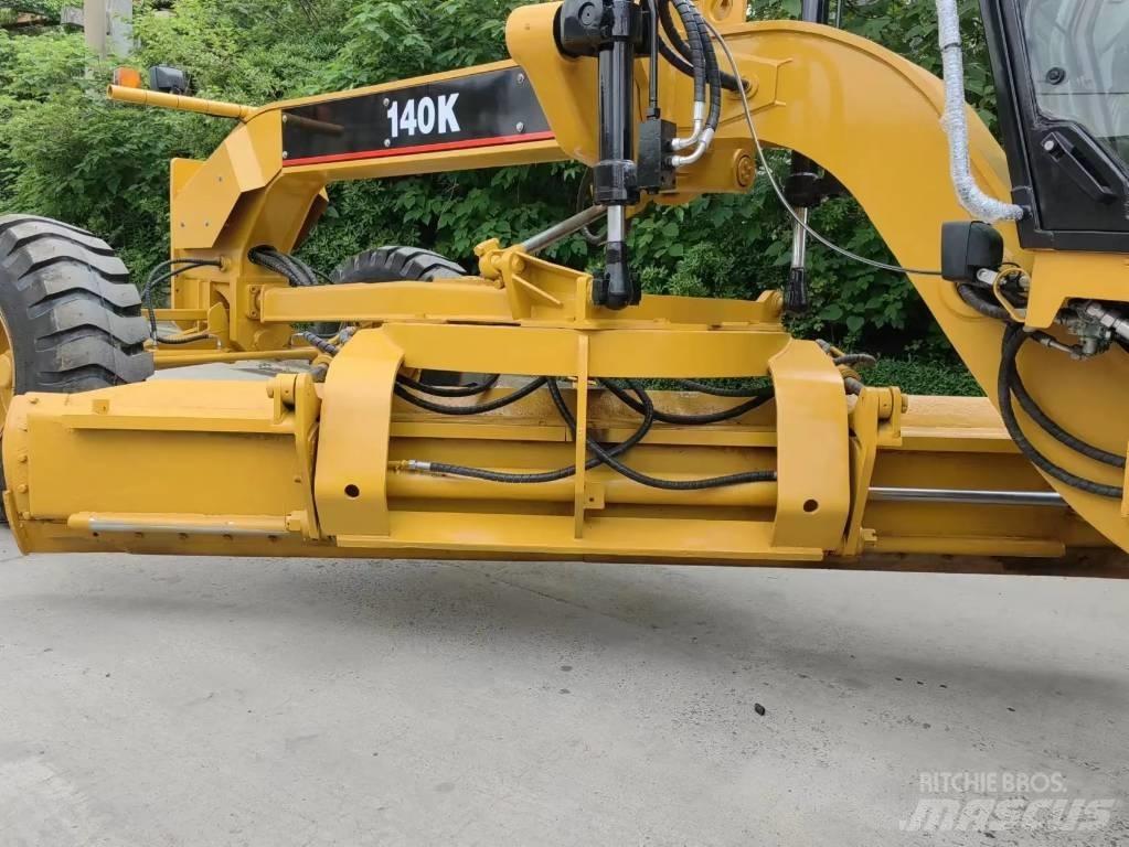 CAT 140 K Γκρέιντερς