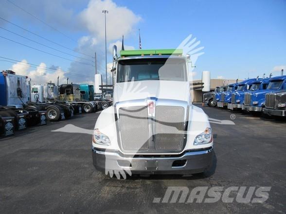 Kenworth T680 Φορτηγά Ανατροπή