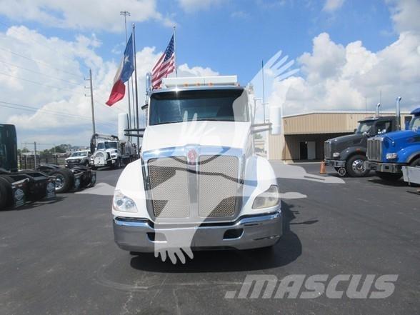 Kenworth T680 Φορτηγά Ανατροπή