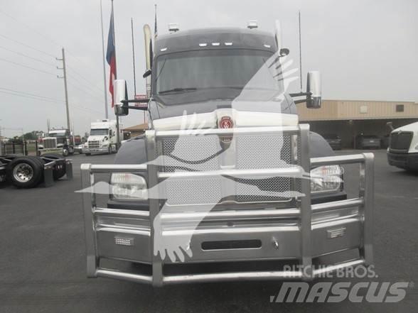 Kenworth T880 Τράκτορες