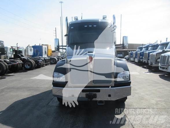 Kenworth T880 Τράκτορες